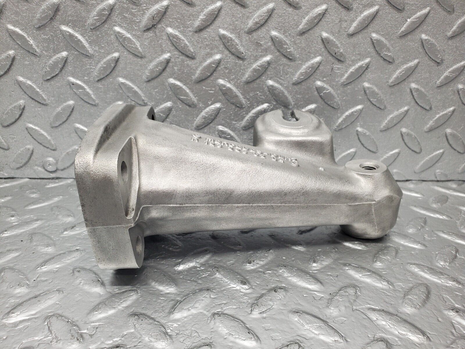 46649 Mercedes-Benz C123 280CE Coupe Engine Mount Bracket Left Side 1232230204