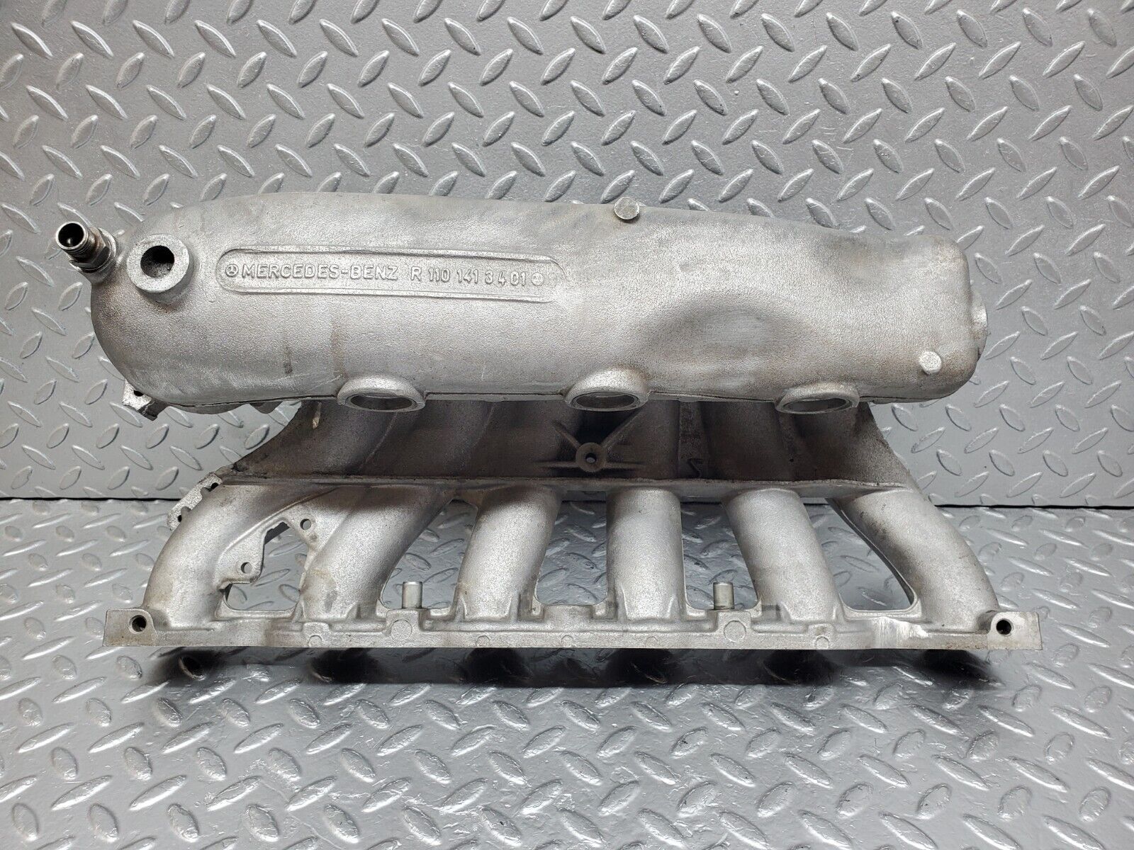 45391 Mercedes-Benz 280E M110.983 Air Intake Manifold 1101413401