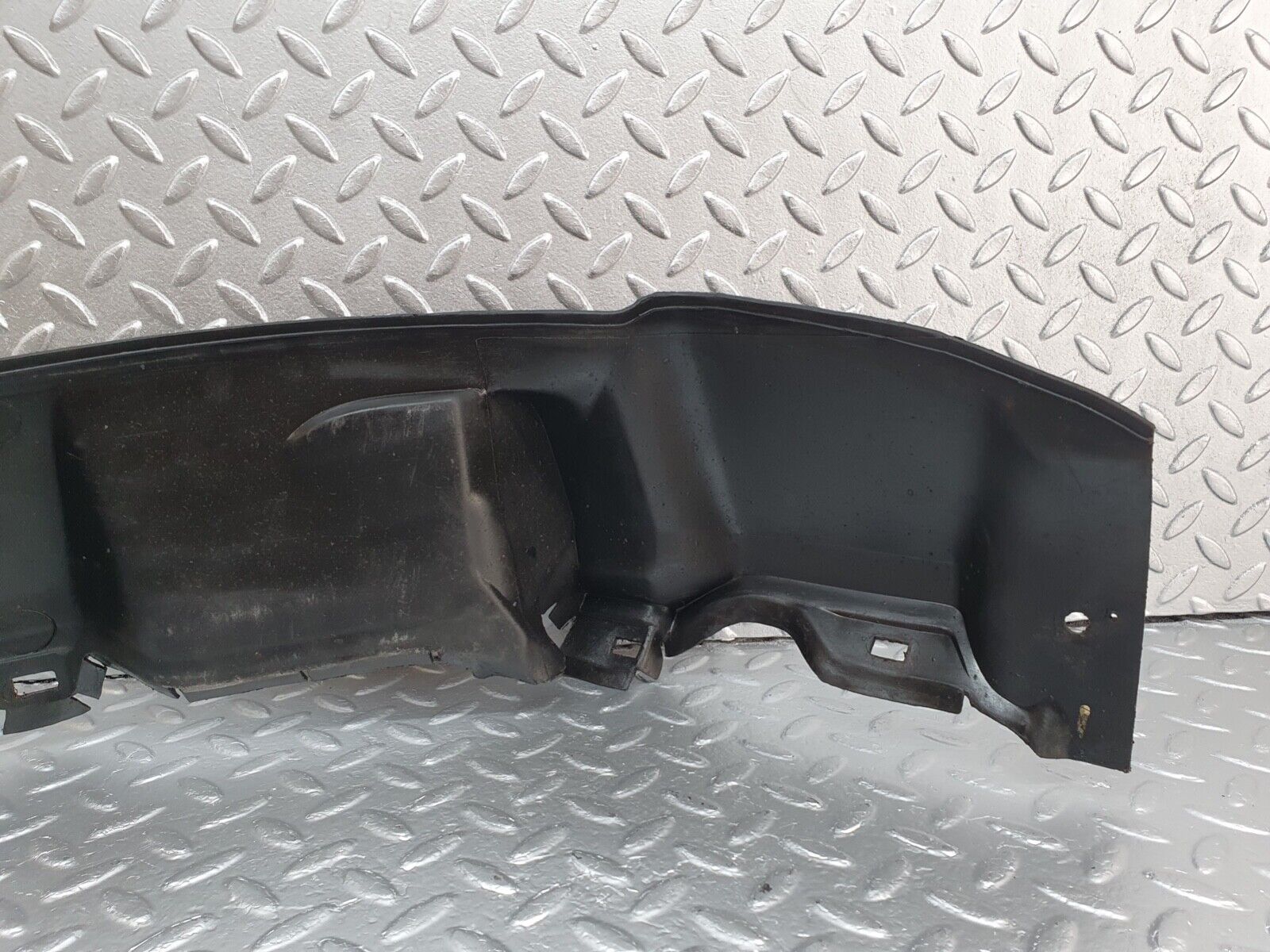 43018 Mercedes-Benz W201 190 Inner Mudguard Panelling Front Left 2018840135