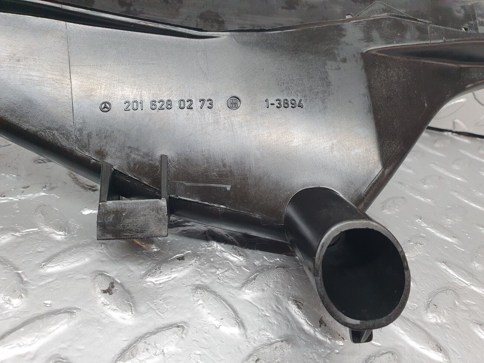 42729 Mercedes-Benz W201 190 2.0L Front Right Rain Gutter Drain Channel 2016280273