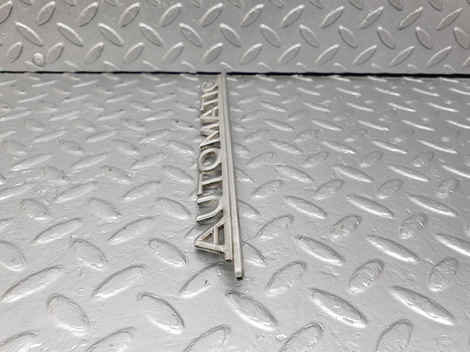 43183 Mercedes-Benz W108 280SE Trunk Badge Emblem Automatic