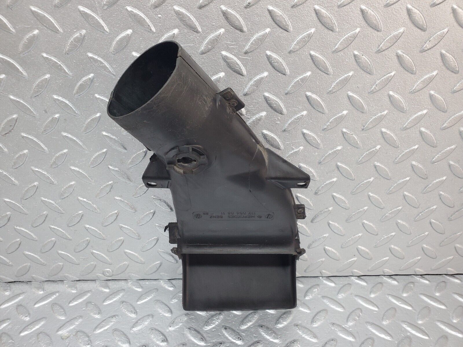 45570 Mercedes-Benz W126 420SE Air Intake Suction Pipe Right Side 1170940811