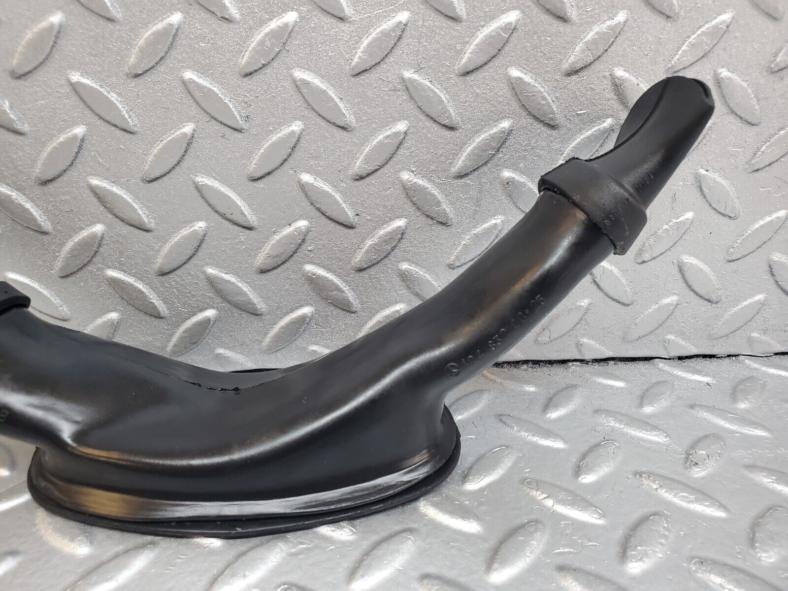 44775 Mercedes-Benz W124 220E Heater Water Drain 1248320025 1248320294