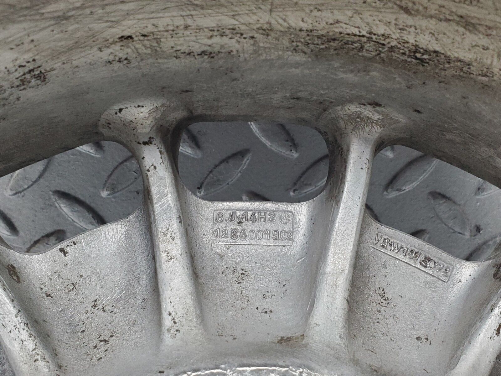 44557 Mercedes-Benz W123 Alloy Wheel Mexican Hat 6Jx14H2 ET30 1264001902