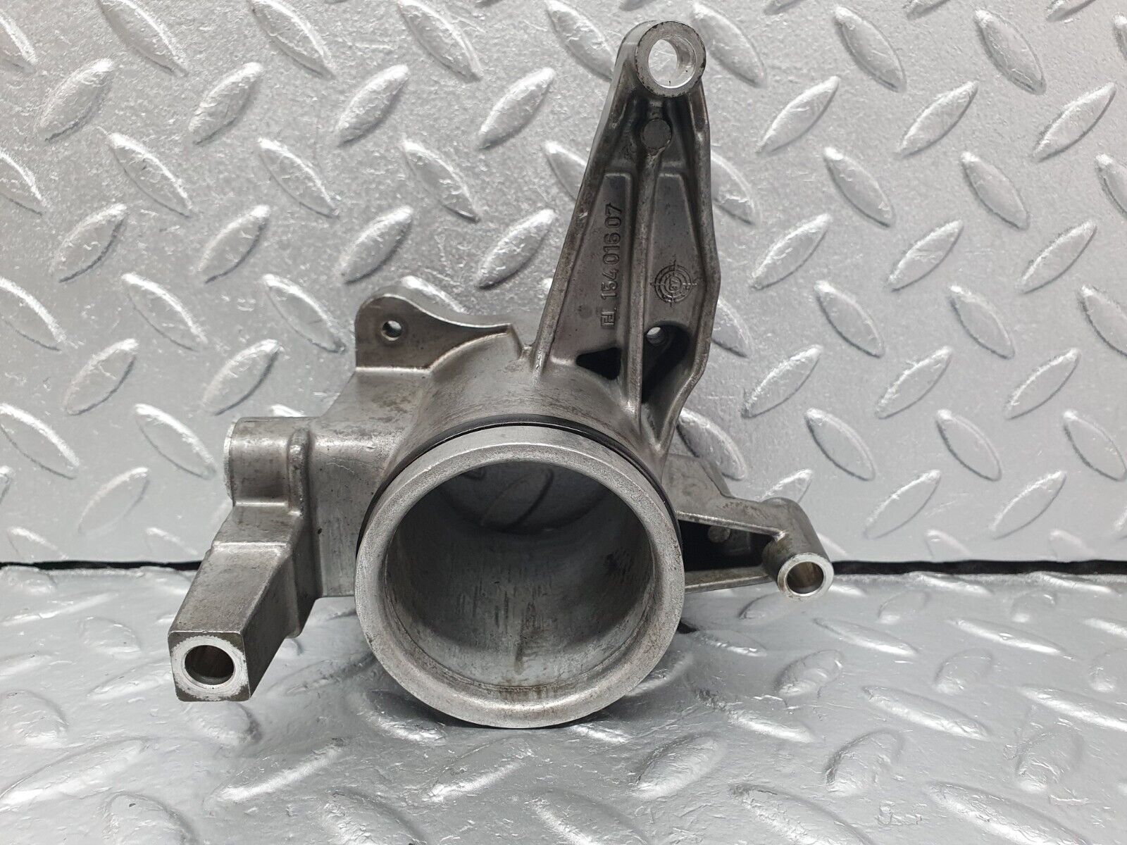 42060 Mercedes-Benz W202 C200 Throttle Body Bracket 1111410344