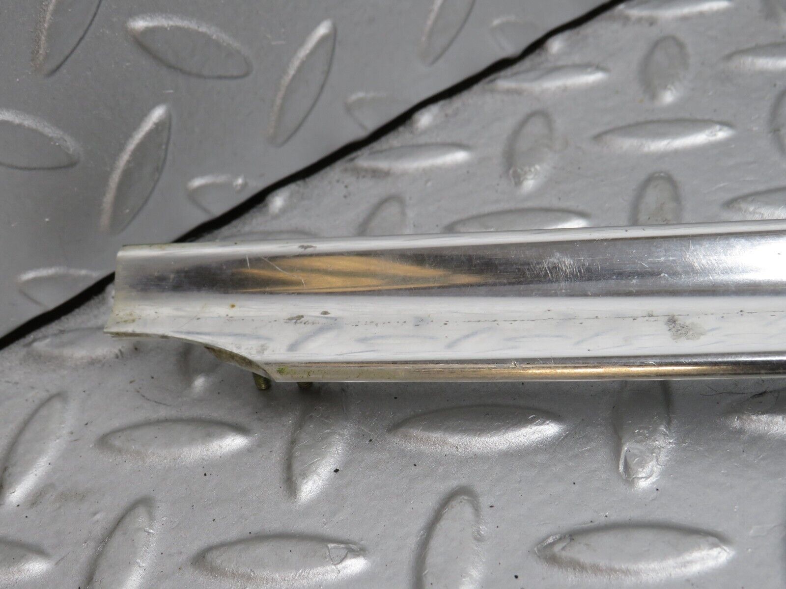 39328 Mercedes-Benz R107 500SL Soft Top Cover Chrome Trim