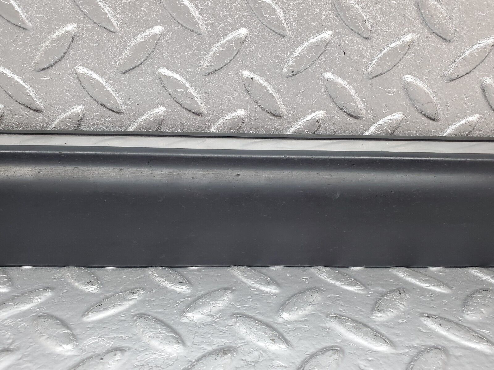 44541 Mercedes-Benz W123 280E Front Left Door Lower Moulding Trim