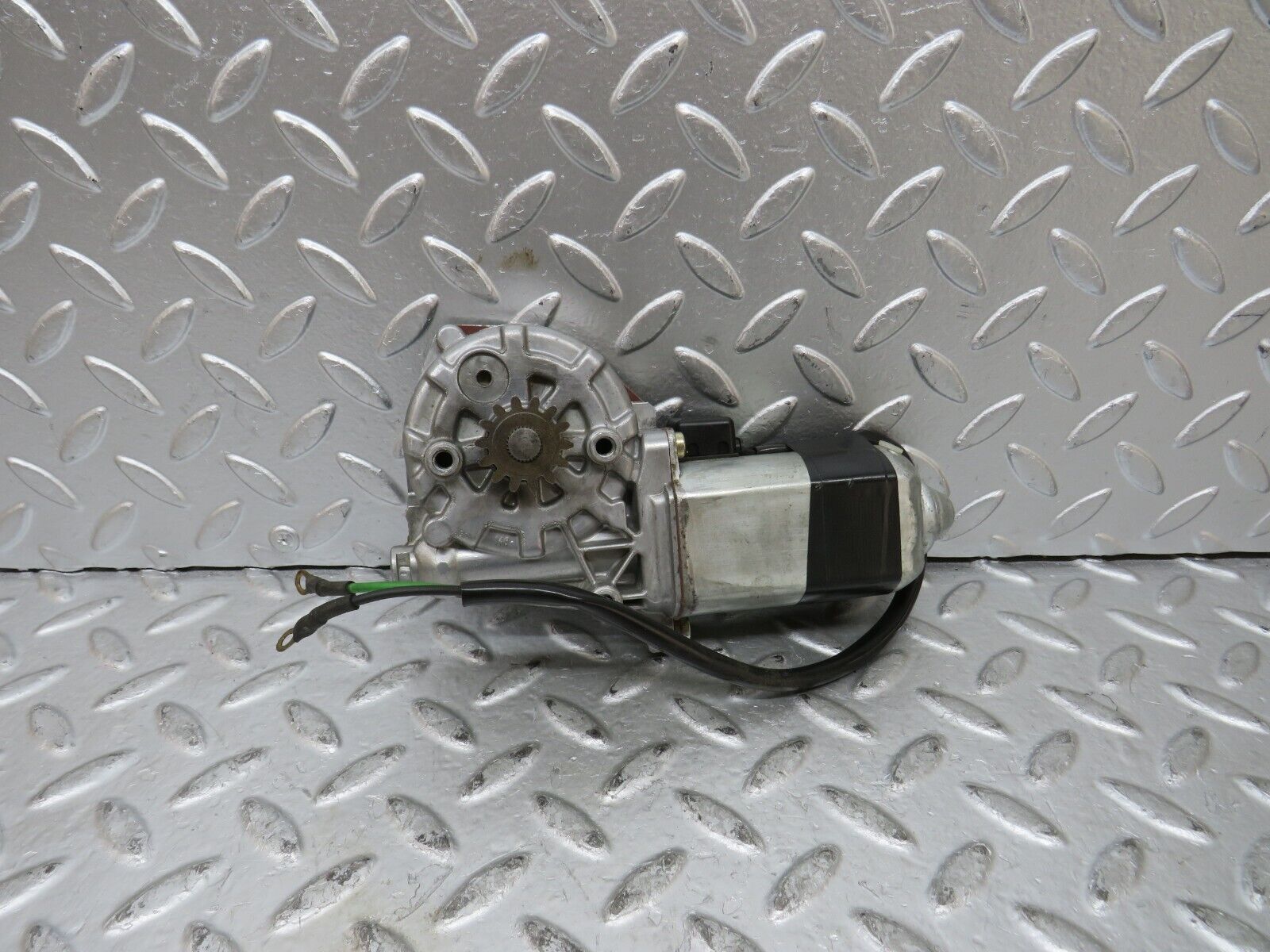 27416 Mercedes-Benz W123 280E Front Left Window Regulator Motor 0130821018