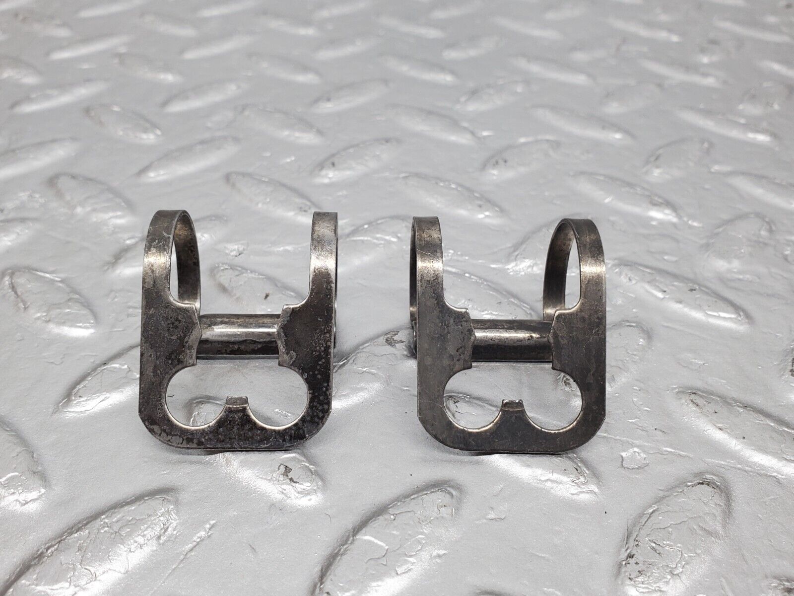 45476 Mercedes-Benz 280E M110.988 Valve Rocker Arm With Retaining Spring