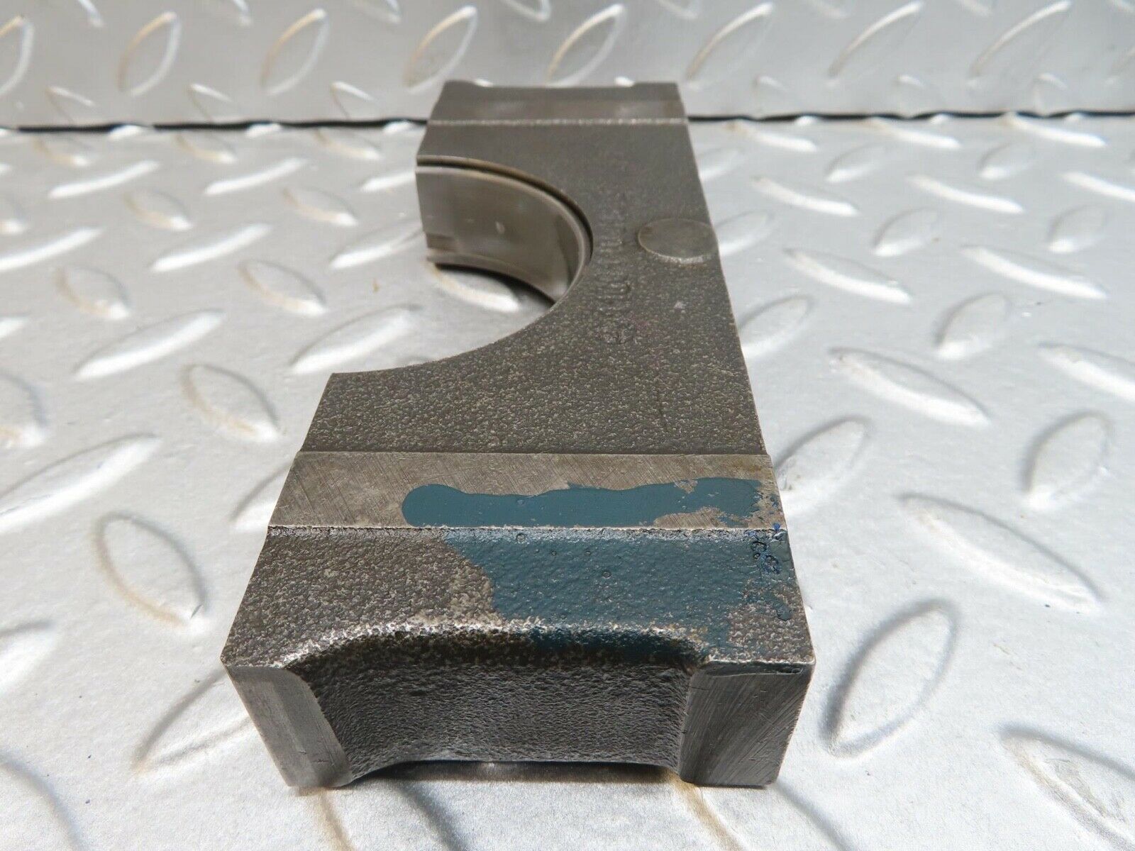 13704 Mercedes-Benz R107 450SL Crankshaft Bearing Holder Block 1160110312