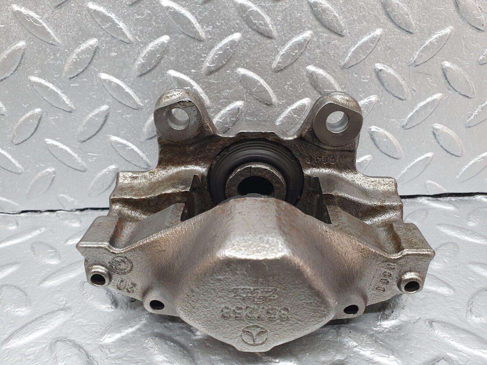 42114 Mercedes-Benz W202 C200 Rear Left Brake Caliper ATE 32