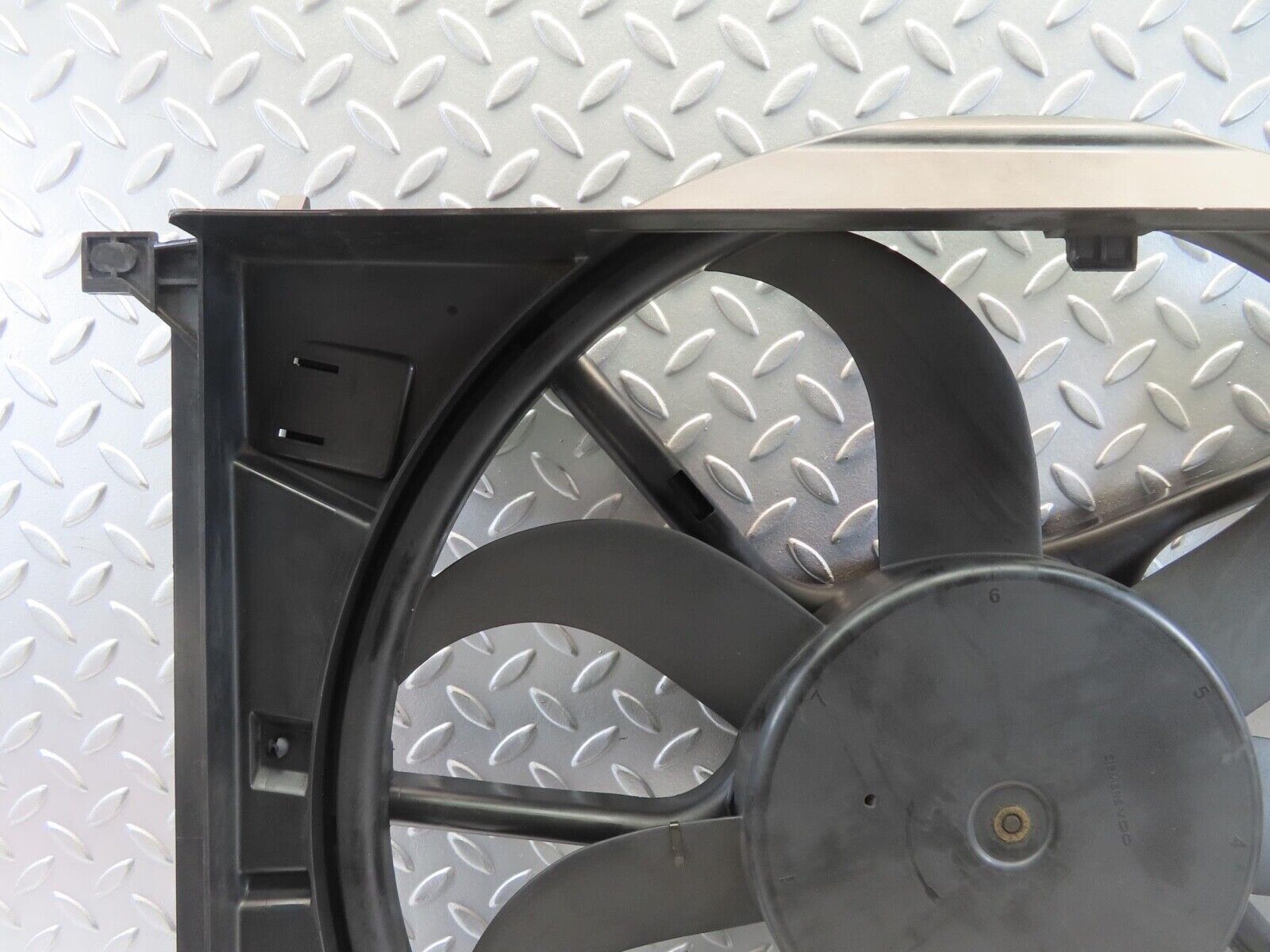 11315 Mercedes-Benz W221 S320 Radiator Cooling Fan 2215000493