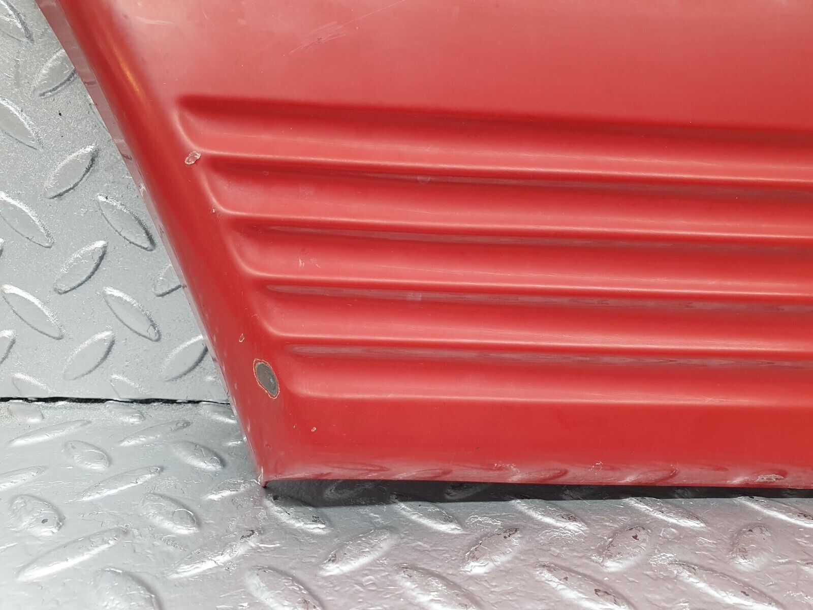 43489 Mercedes-Benz C126 380SEC Coupe Rear Right Fender Wing Lower Moulding Trim