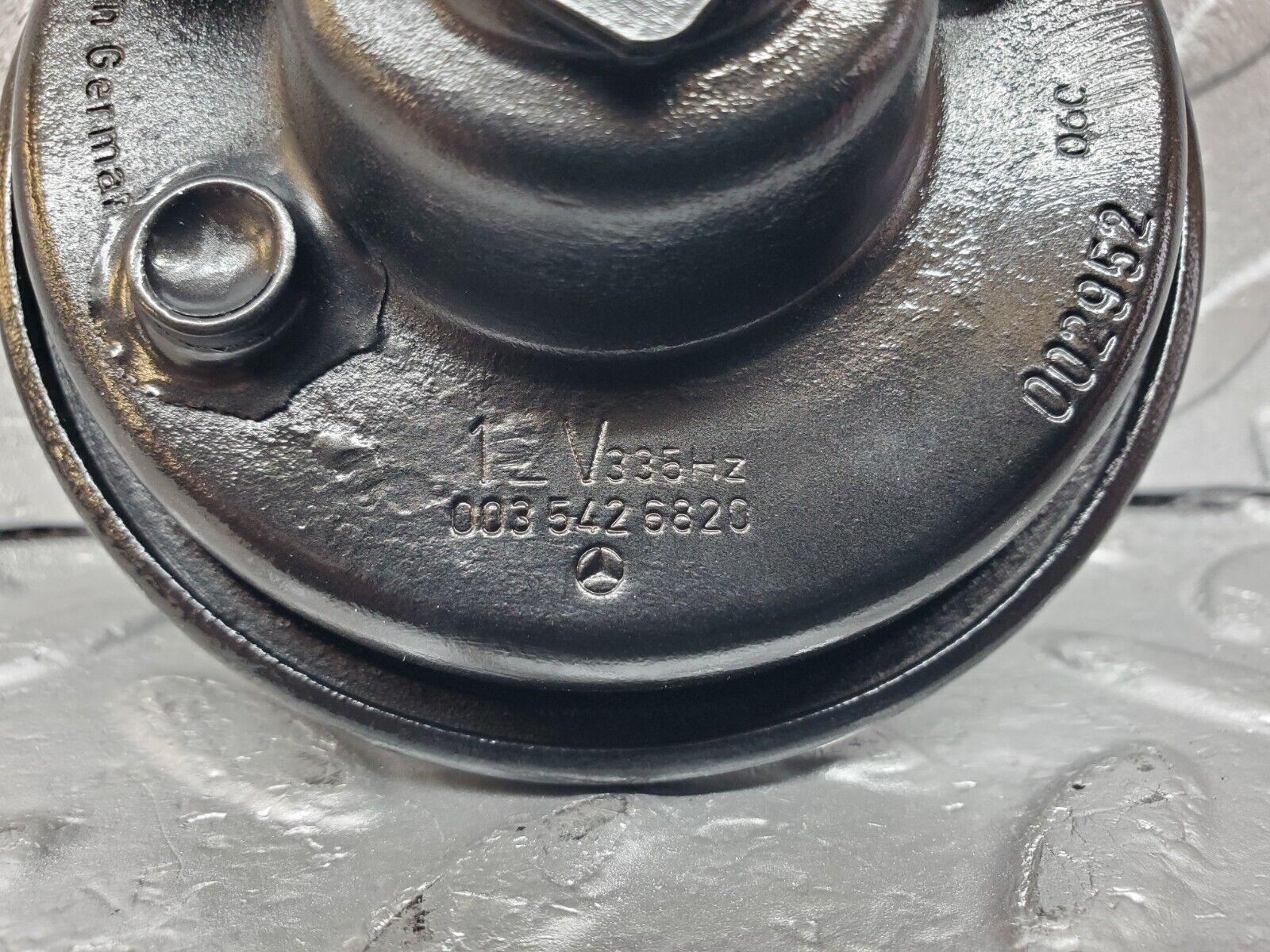 45206 Mercedes-Benz R129 300SL Coupe Horn 0035426820 002952