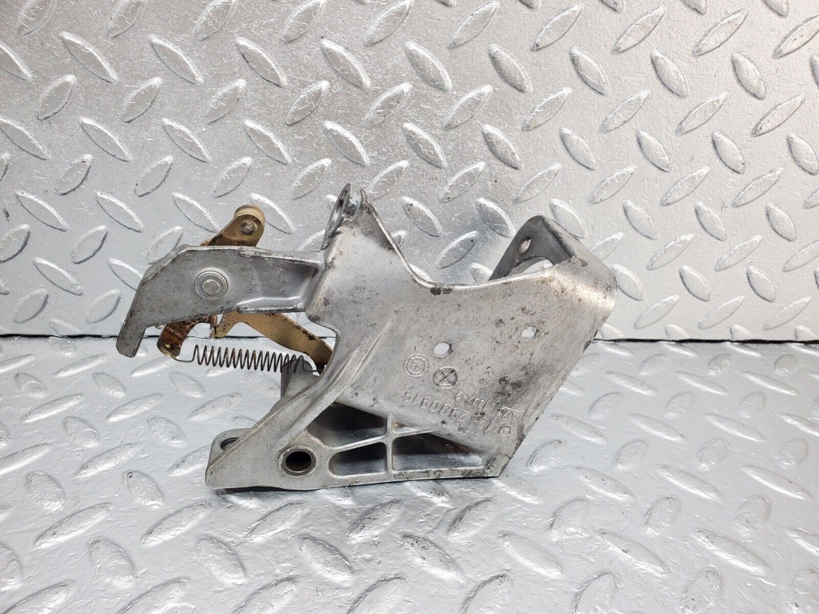 44593 Mercedes-Benz W124 220E Brake Pedal Bracket 1242900919