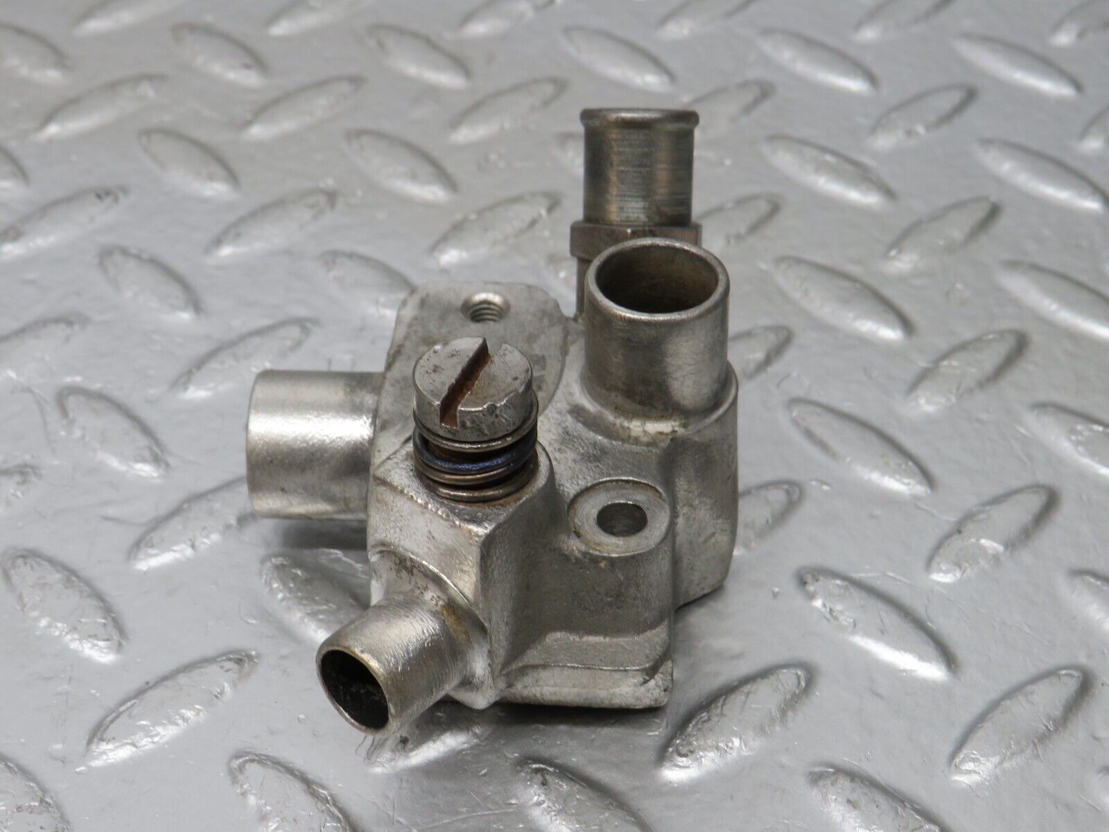 32974 Mercedes-Benz C107 R107 350 V8 Auxiliary Air Valve 1160940012