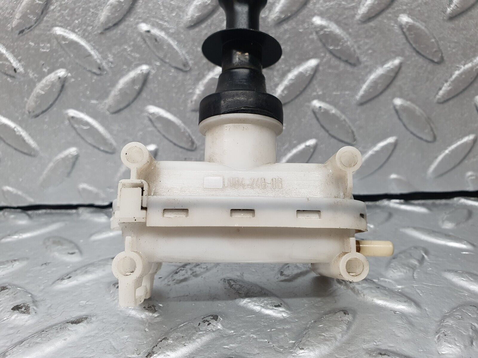 42774 Mercedes-Benz W201 190 2.0L Rear Left Door Lock Vacuum Actuator