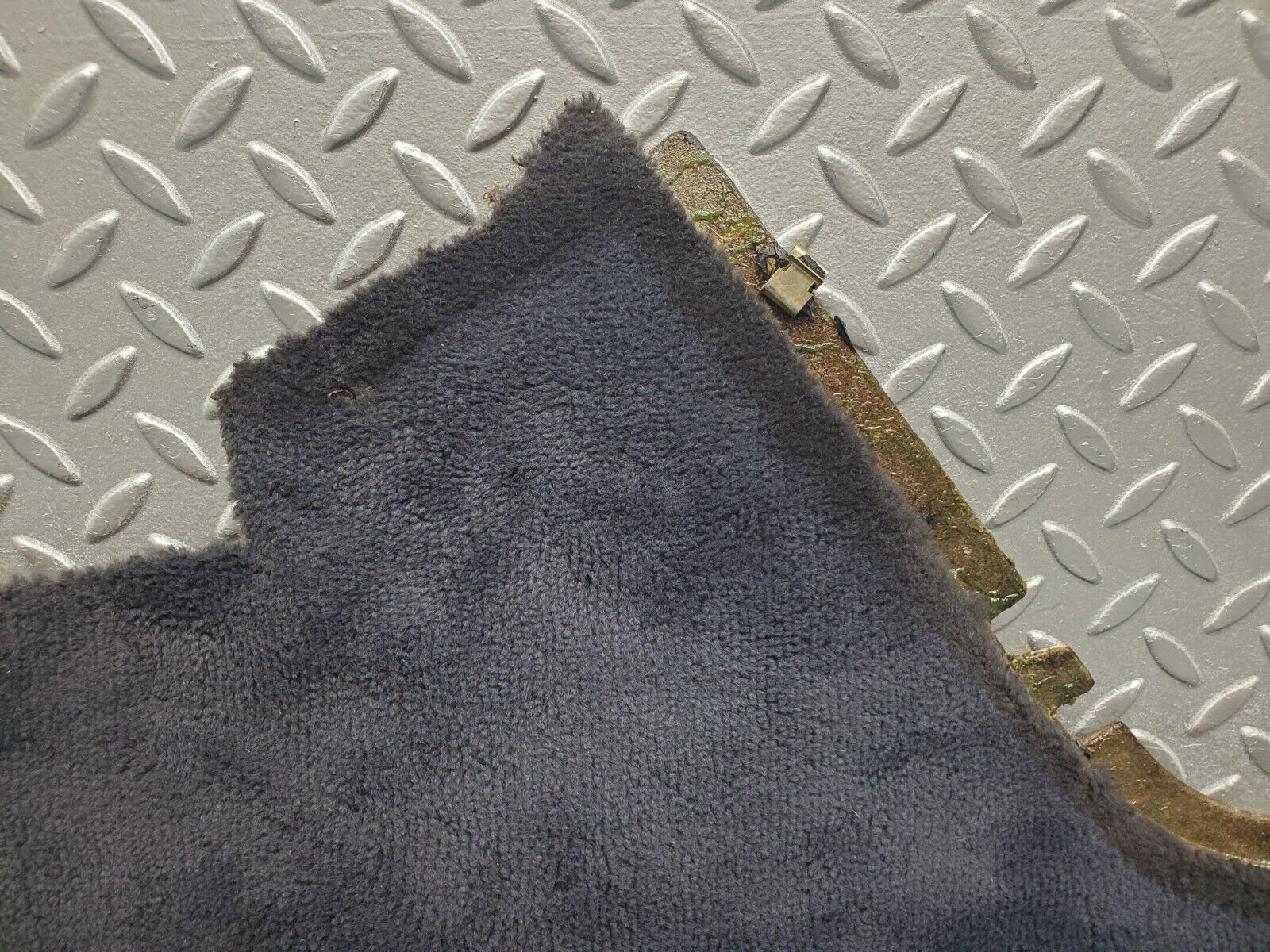 46415 Mercedes-Benz C123 280CE Coupe Centre Console Carpet Left Side Black