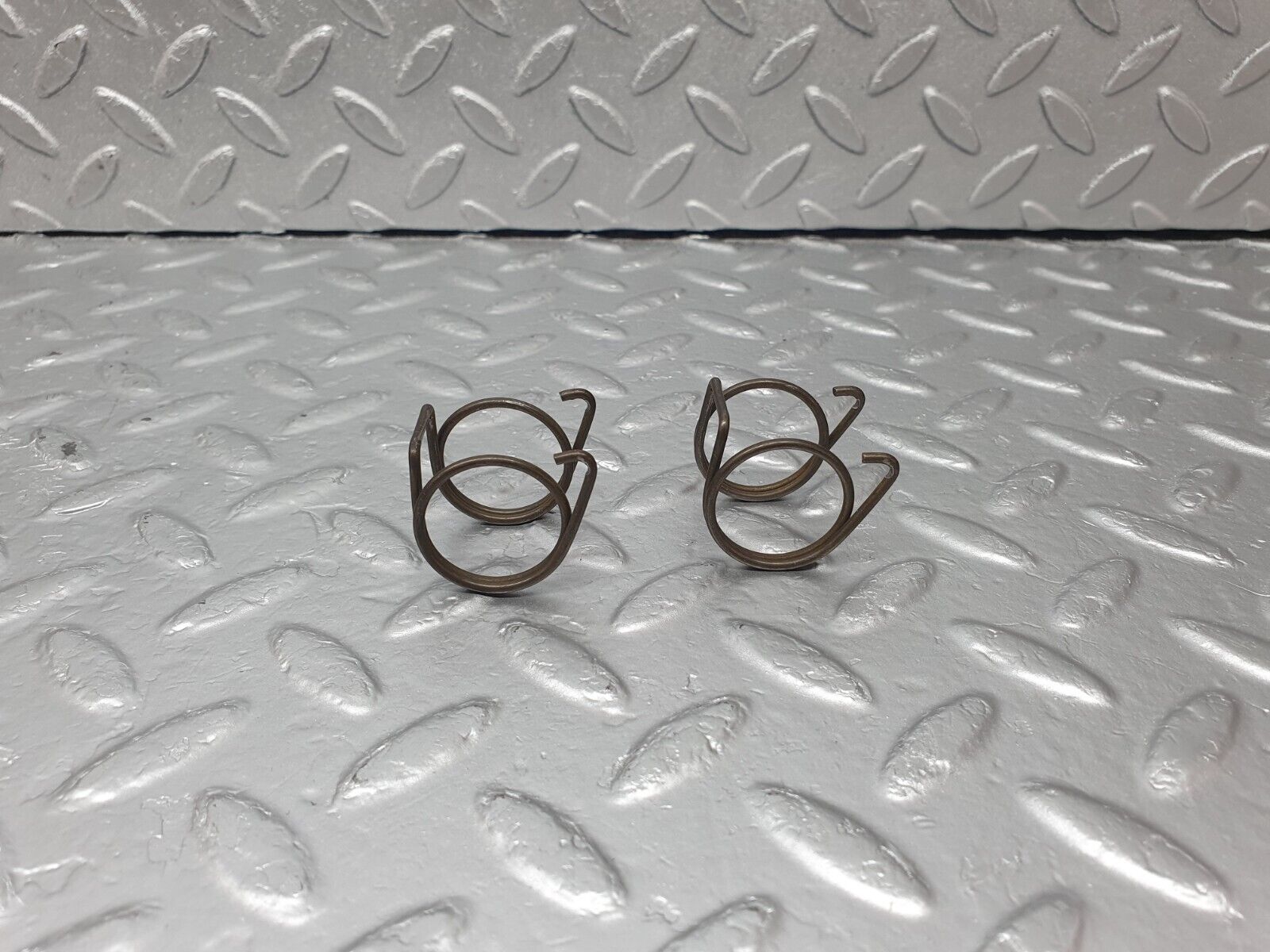 43363 Mercedes-Benz W108 280SE Valve Rocker Arm Retaining Spring