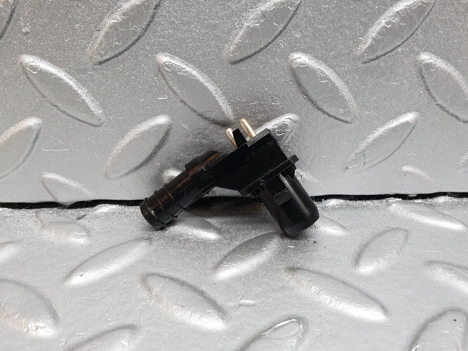 41925 Mercedes-Benz W202 C200 Temperature Sensor