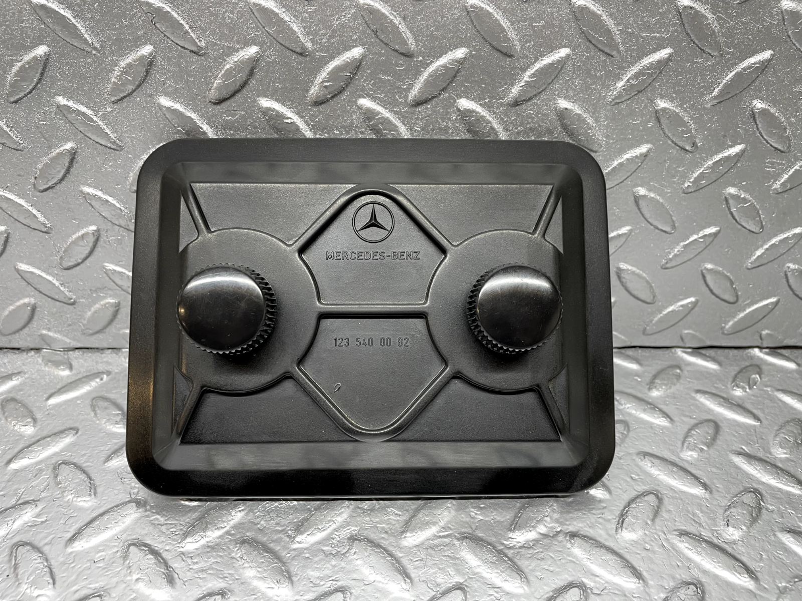 44268 Mercedes-Benz W123 280E Fuse Box Cover Lid 1235400082 1235451000