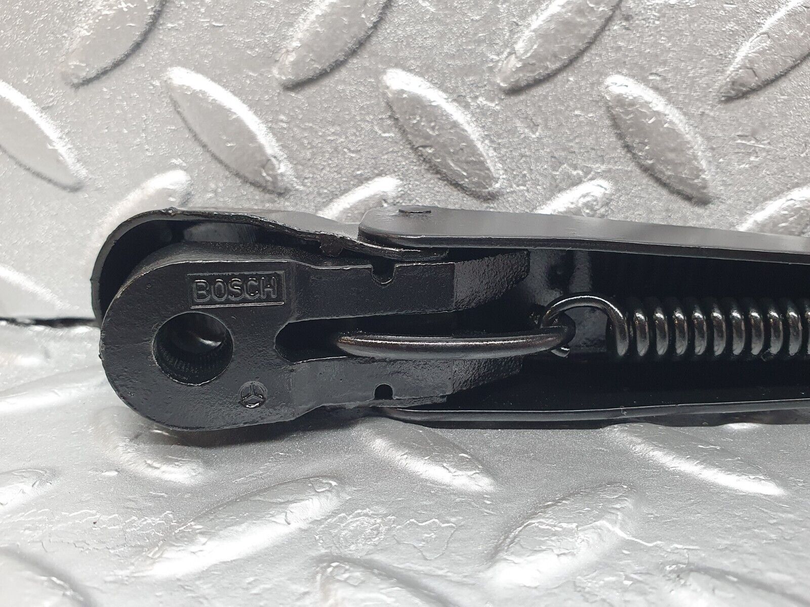 43705 Mercedes-Benz C126 380SEC Coupe Windscreen Wiper Arm Left Side Bosch