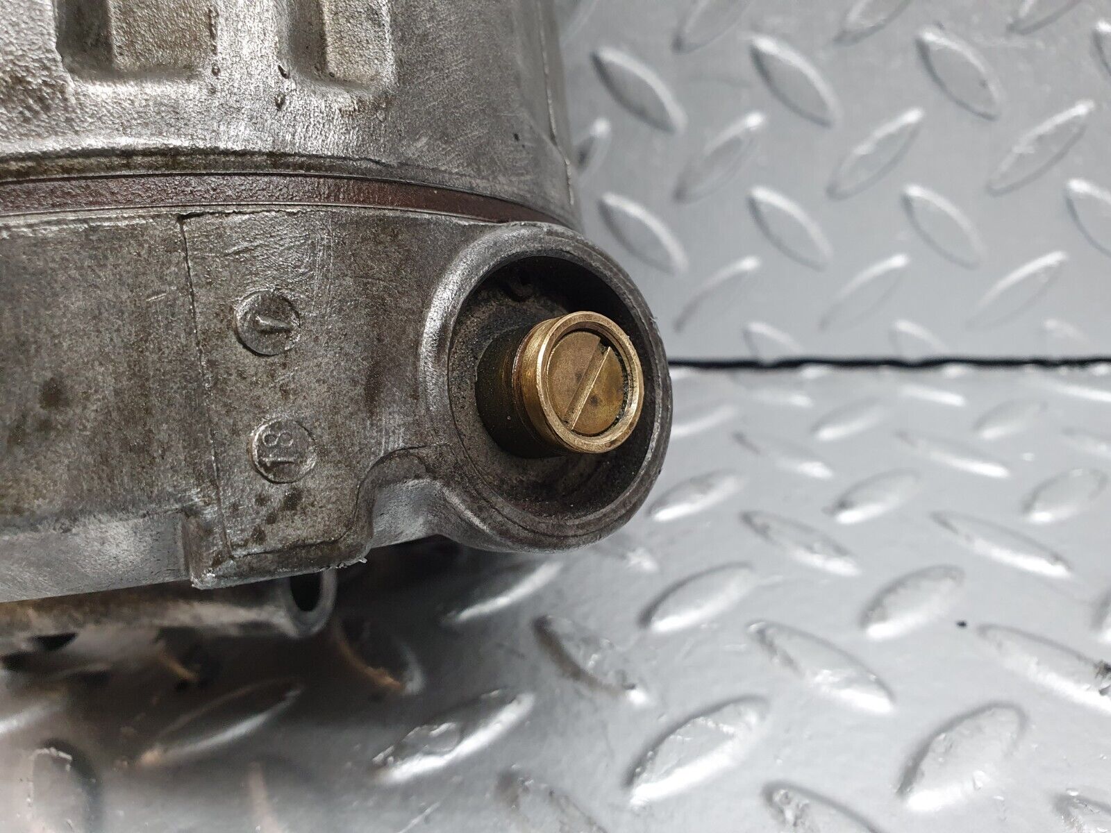 41921 Mercedes-Benz W202 C200 Air Conditioning Compressor 0002302011