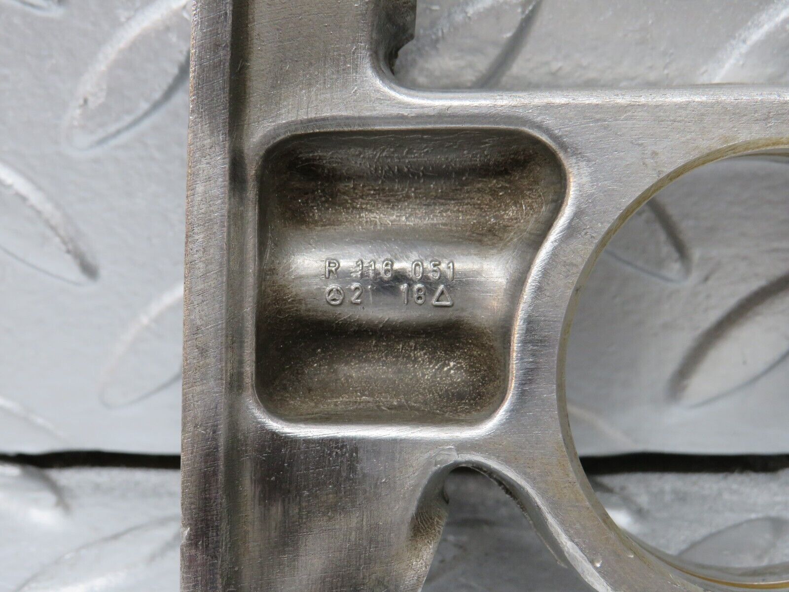 33092 Mercedes-Benz C107 R107 350 V8 Camshaft Tower Bearing 1160512118