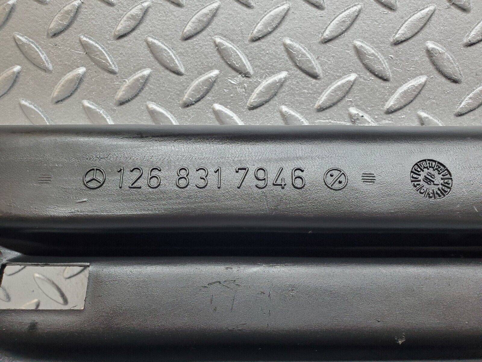 45624 Mercedes-Benz W126 420SE Cabin Centre Air Duct Channel 1268317946