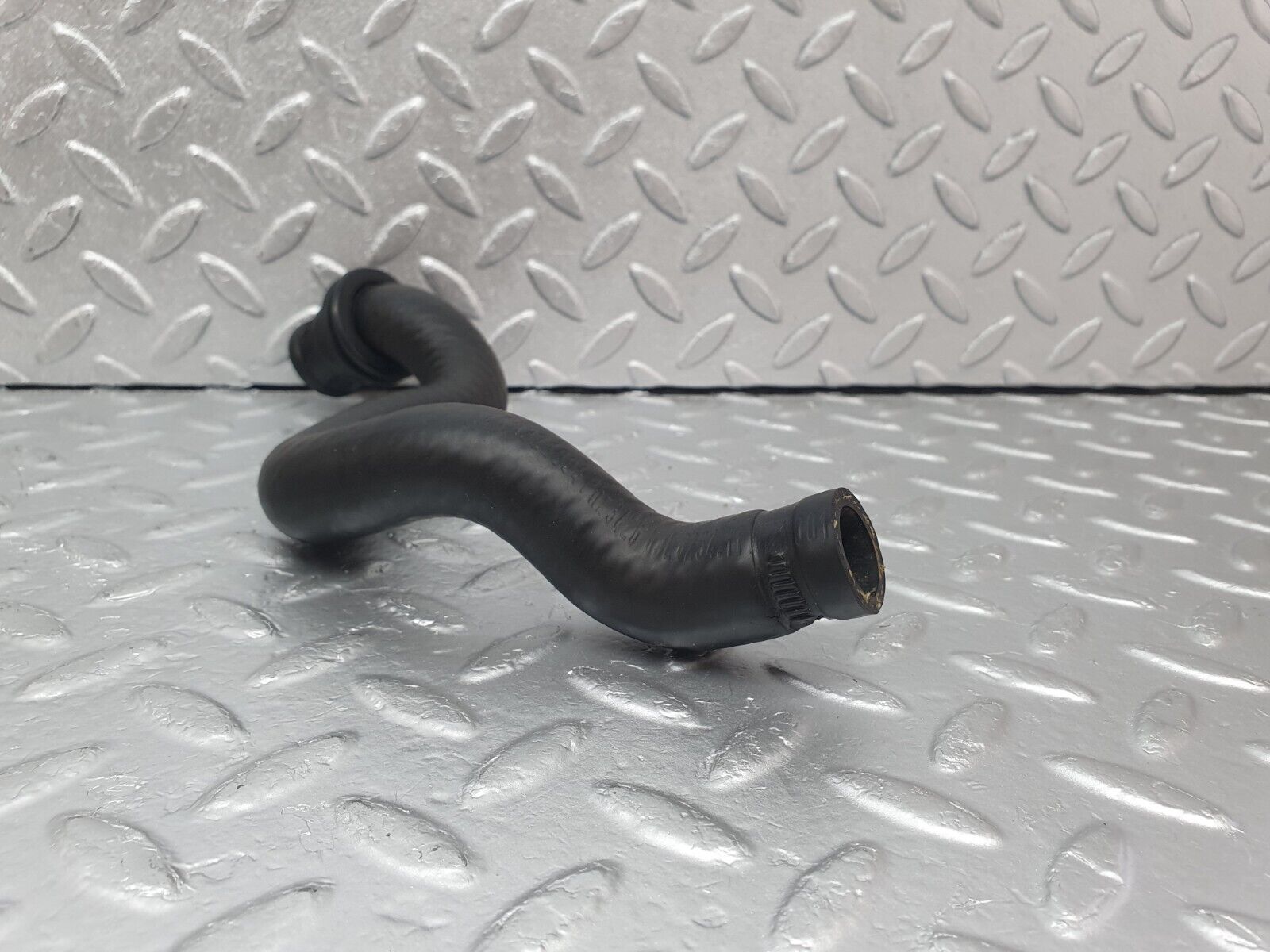 43682 Mercedes-Benz C126 380SEC Coupe Heater Hose Pipe 1268321094