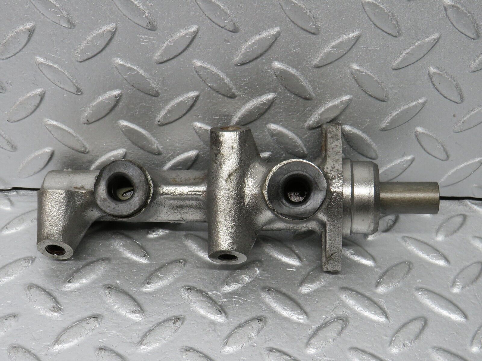 39199 Mercedes-Benz R107 500SL Brake Master Cylinder ATE