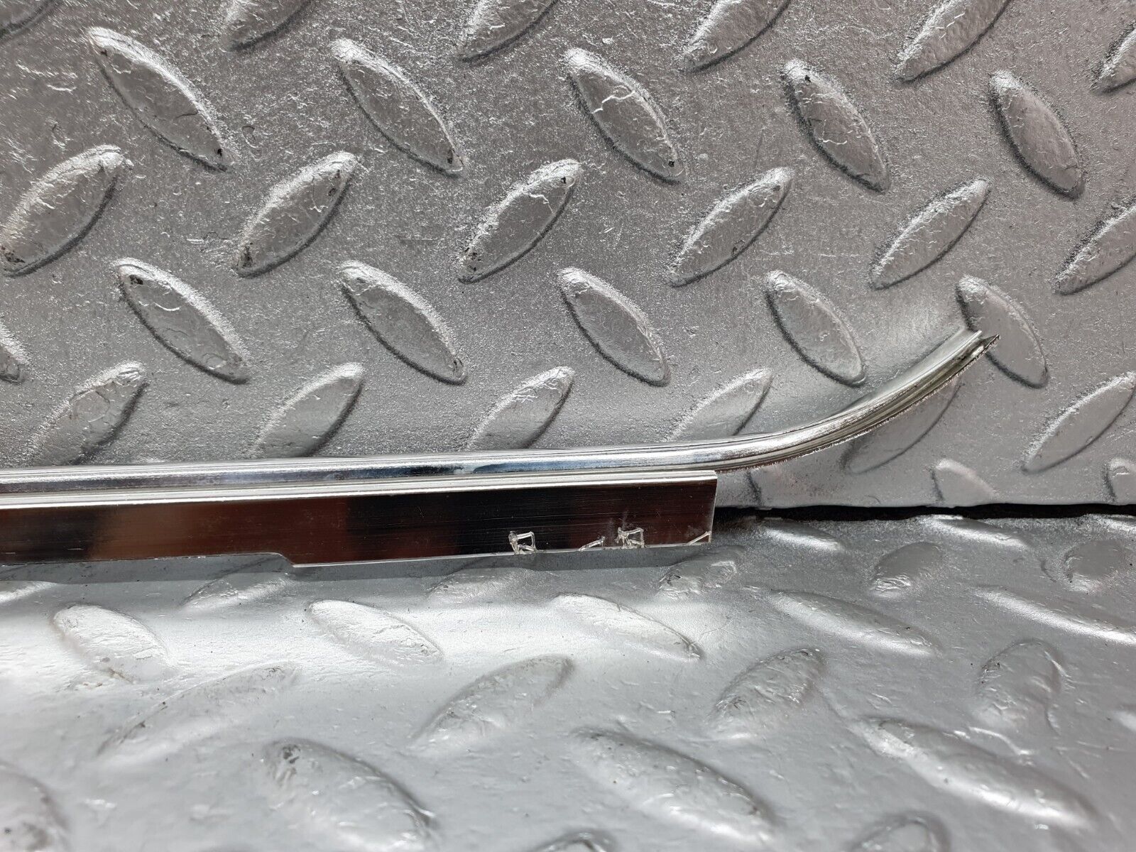 44155 Mercedes-Benz C123 230CE Coupe Seat Belt Presenter Cover Trim Right 1236922022