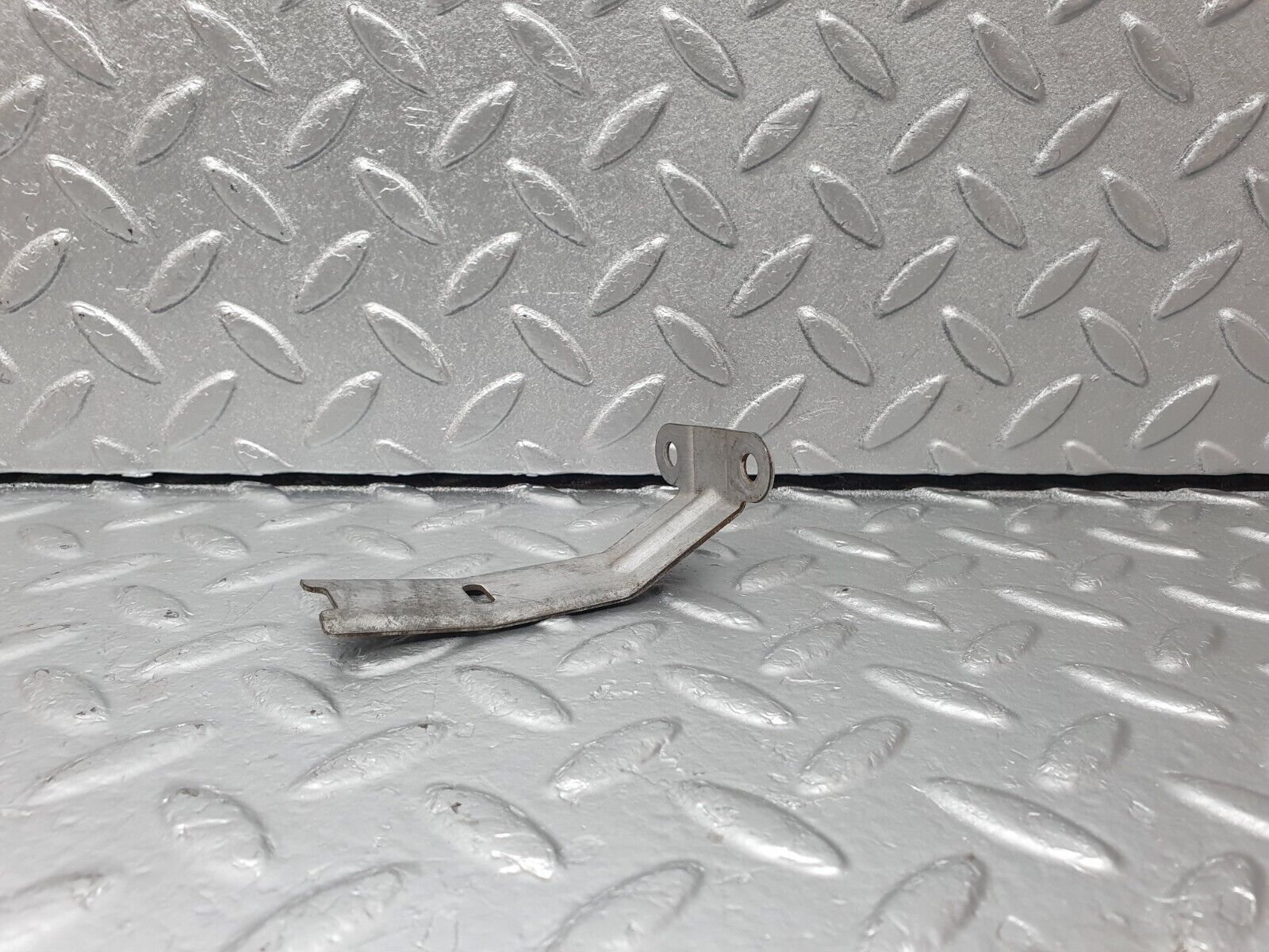 42603 Mercedes-Benz R129 320SL Coupe Wind Deflector Cover Support