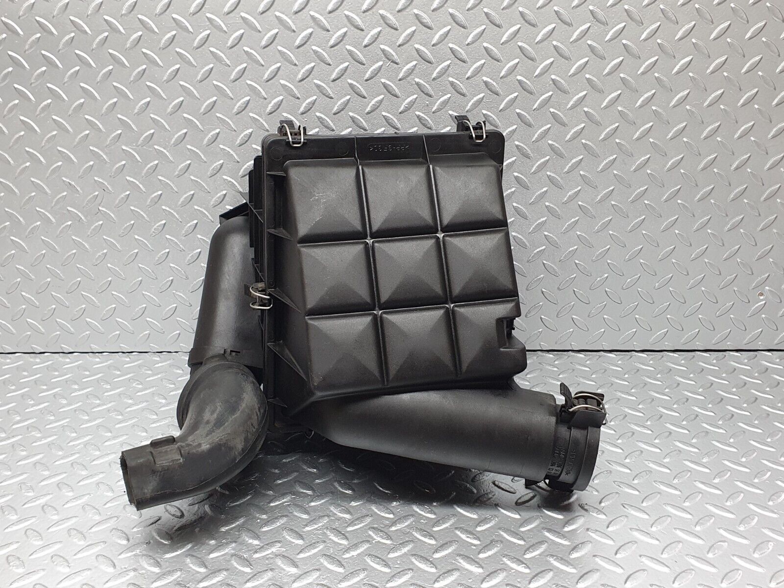 41814 Mercedes-Benz W202 C200 Air Filter Box Housing 1110900301