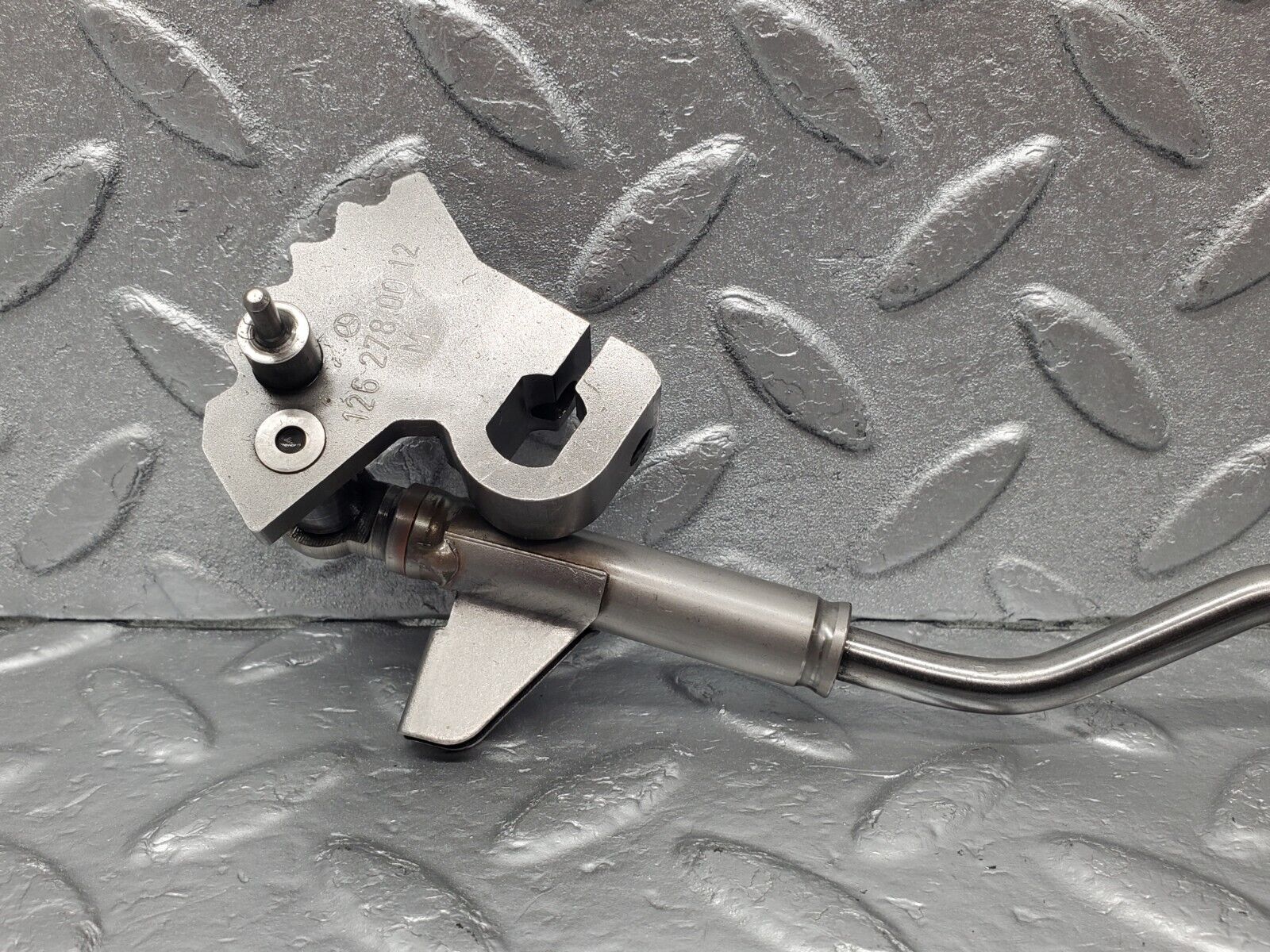 46305 Mercedes-Benz W124 280E Automatic Gearbox Linkage 722.433 1262780012