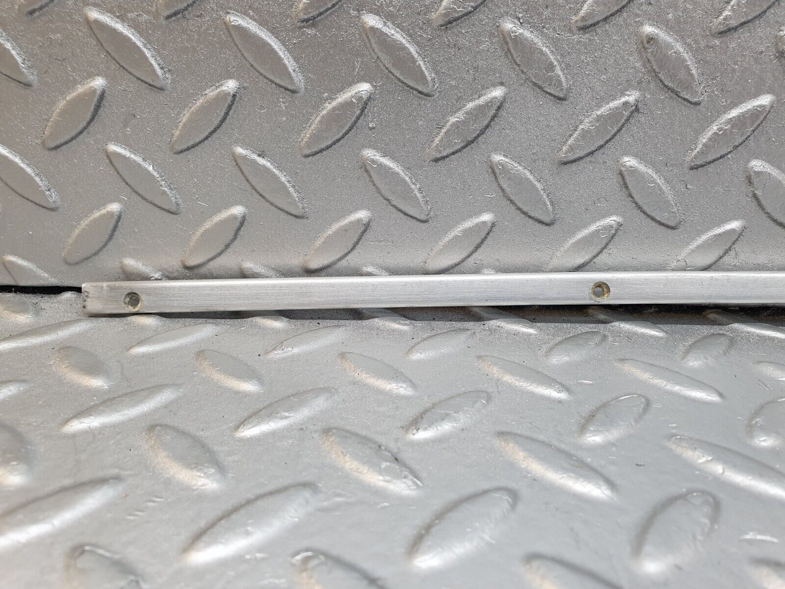 43750 Mercedes-Benz C126 380SEC Coupe Sunroof Chrome Trim