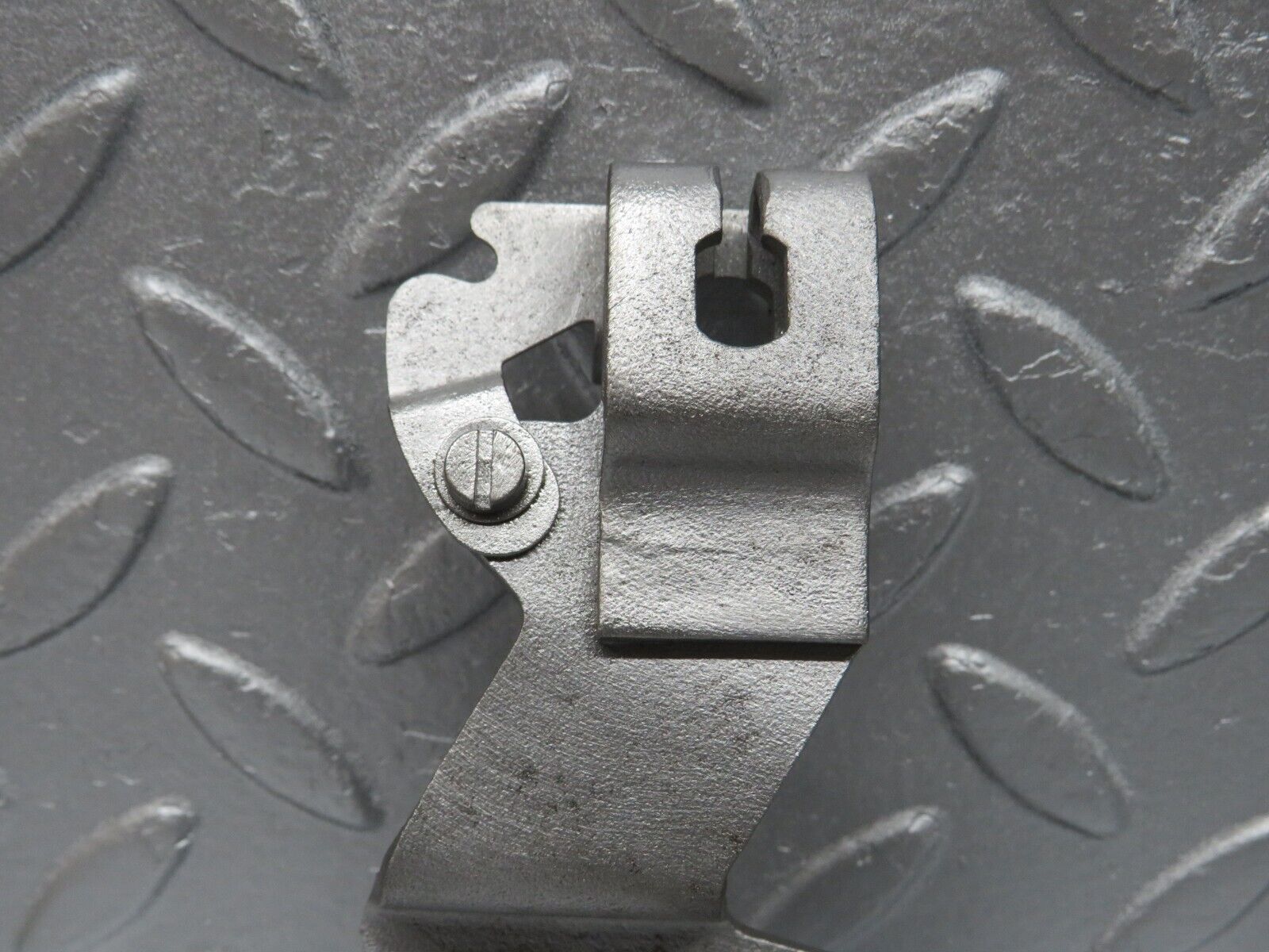 40167 Mercedes-Benz R107 350SL Automatic Gearbox Linkage Bracket