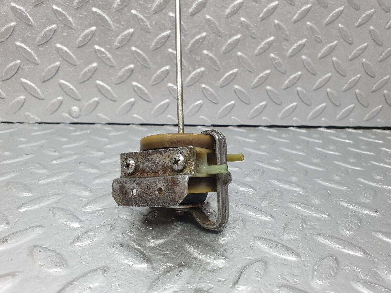 43248 Mercedes-Benz W108 280SE Front Left Door Lock Vacuum Actuator