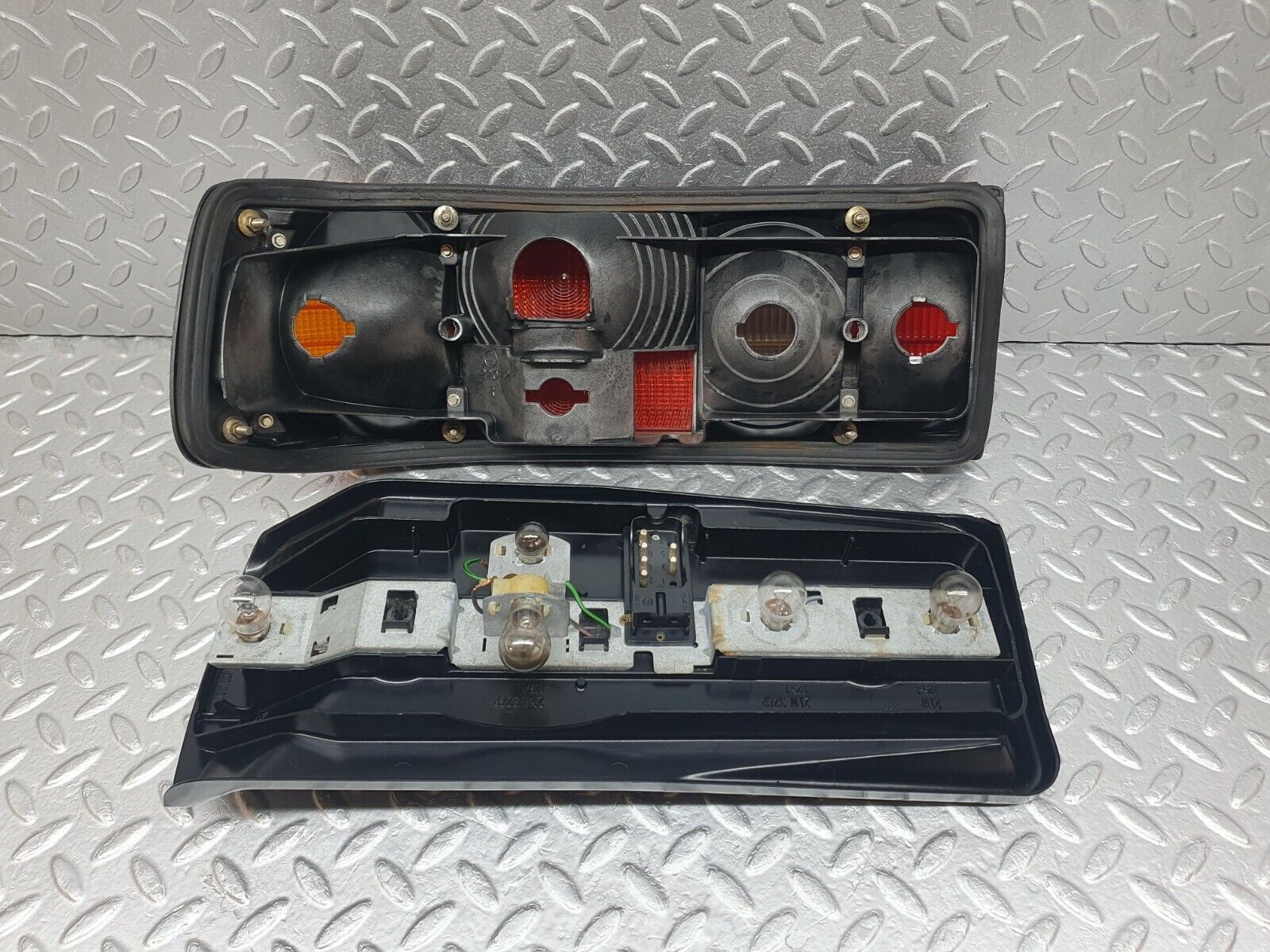 43621 Mercedes-Benz C126 380SEC Coupe Tail Light Right Side 1268201064