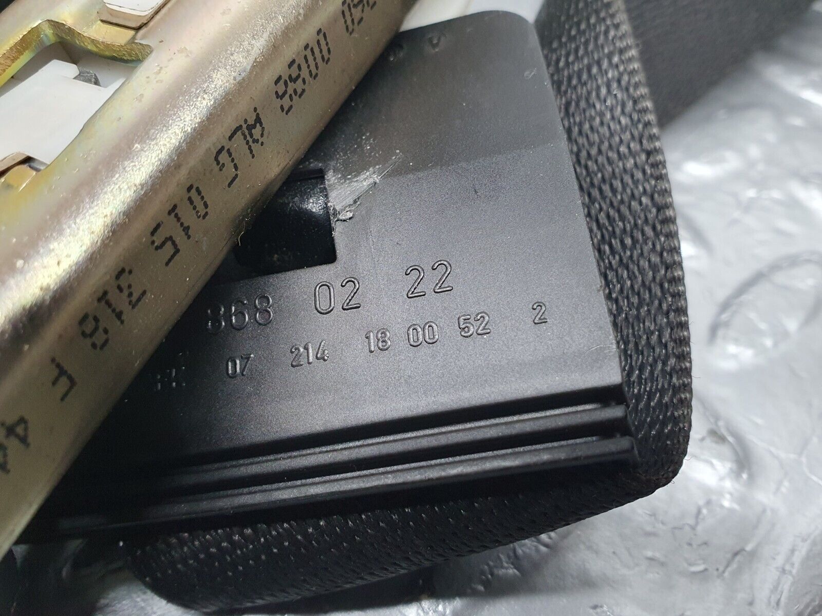 41985 Mercedes-Benz W202 C200 Front Left Seat Belt With Buckles 2018680222 1248600088 2088600369