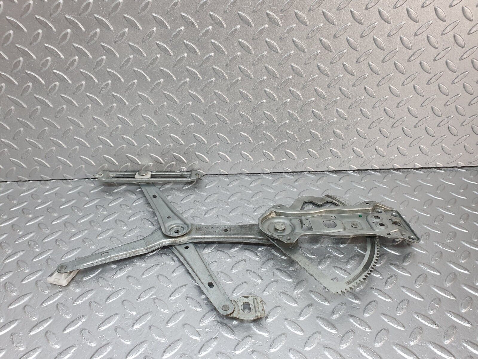 41939 Mercedes-Benz W202 C200 Front Right Power Window Regulator