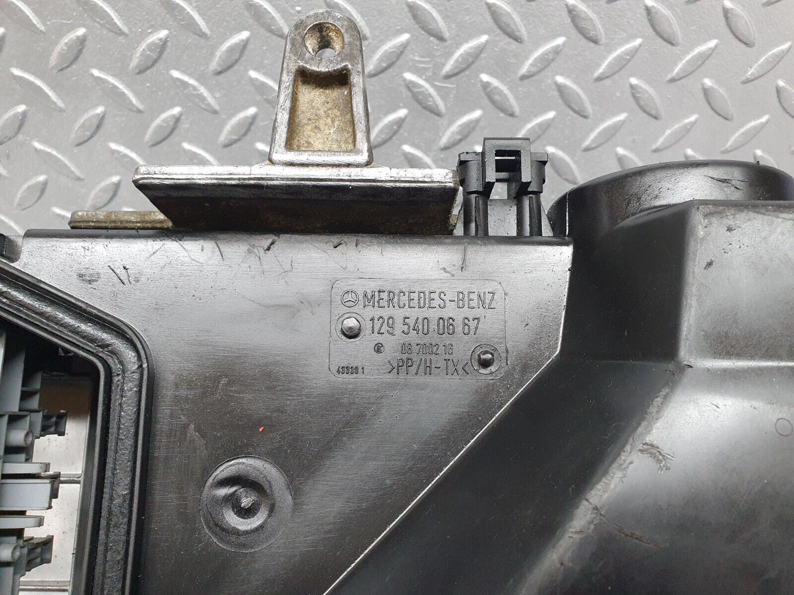 42594 Mercedes-Benz R129 320SL Coupe ECU Control Unit Housing 1295400667 1295400482 1295400724