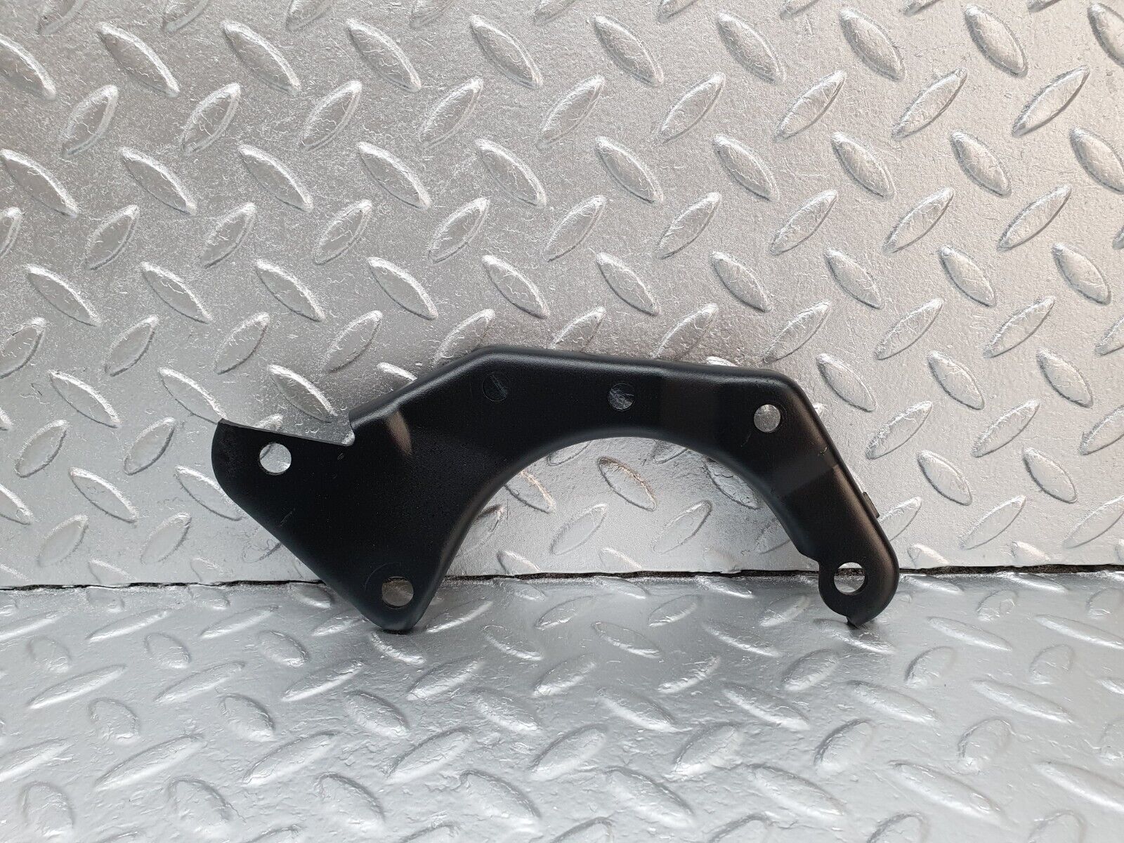 42929 Mercedes-Benz W201 190 2.0L Power Steering Pump Bracket