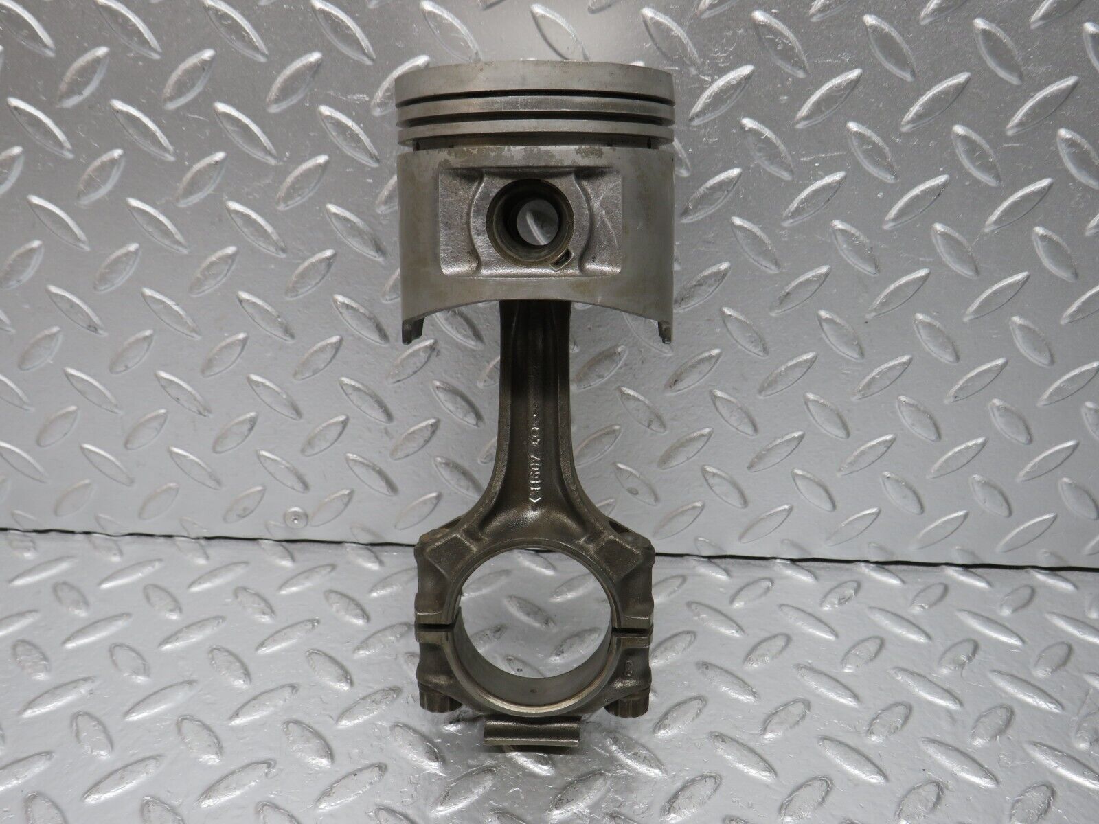 32772 Mercedes-Benz C107 R107 350 V8 Piston With Connecting Rod 92mm 11607