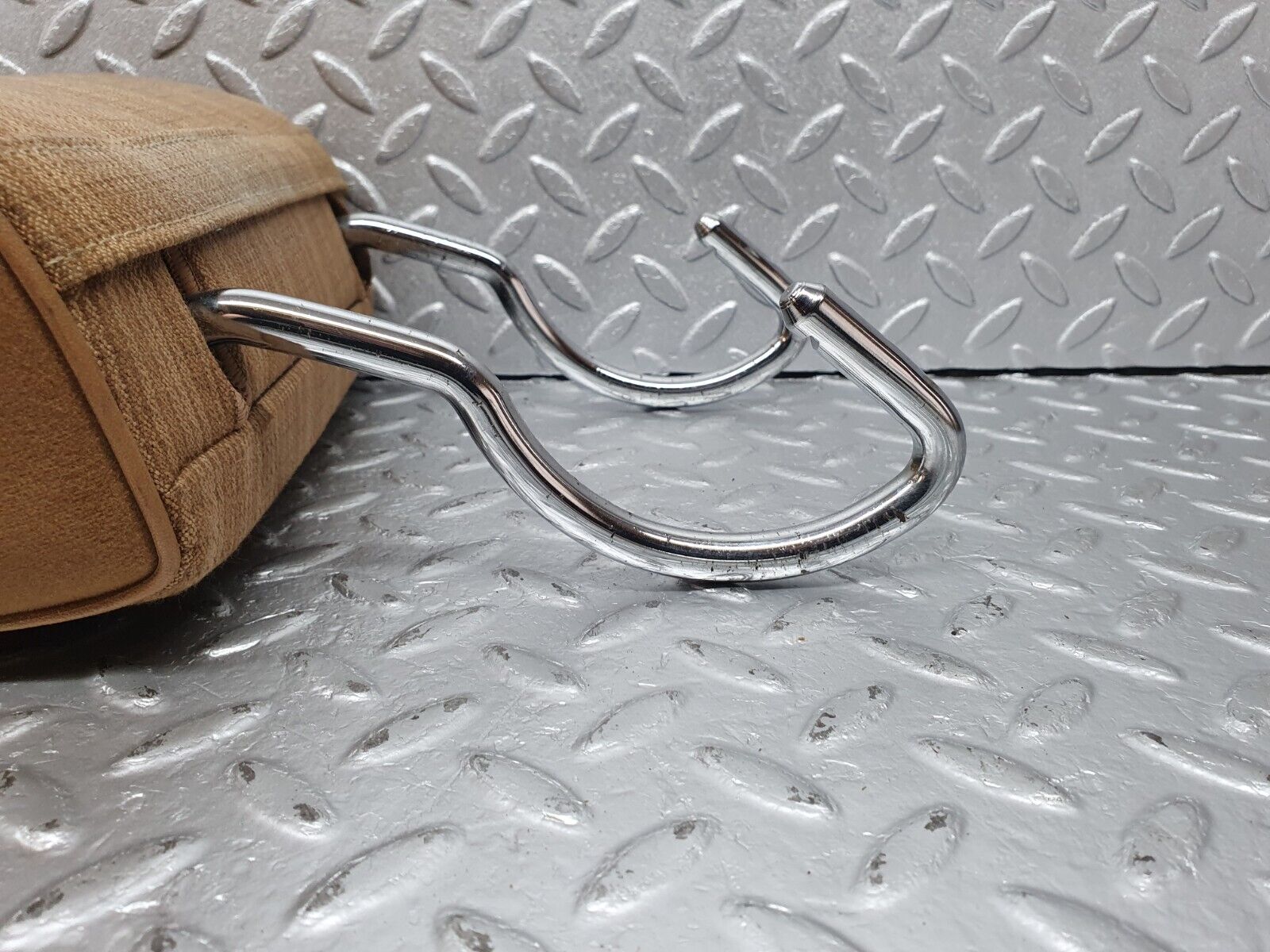 41726 Mercedes-Benz W124 200E Rear Headrest