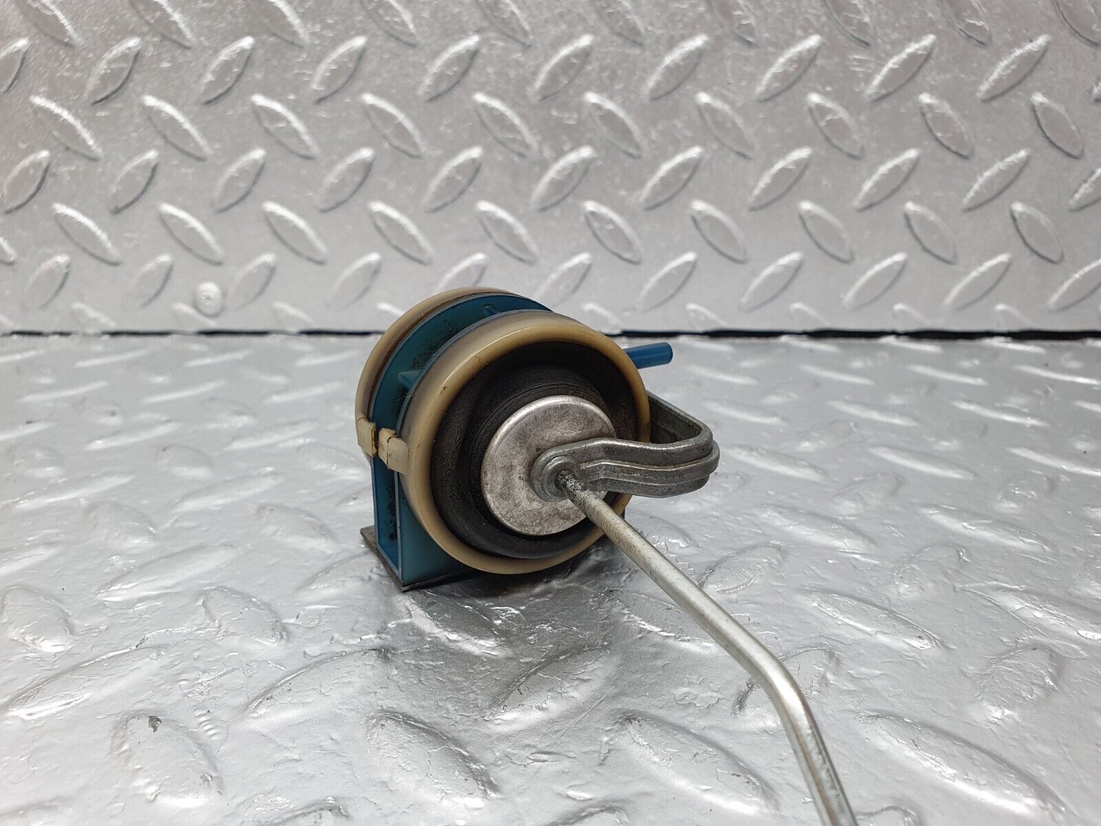 43249 Mercedes-Benz W108 280SE Rear Right Door Lock Vacuum Actuator