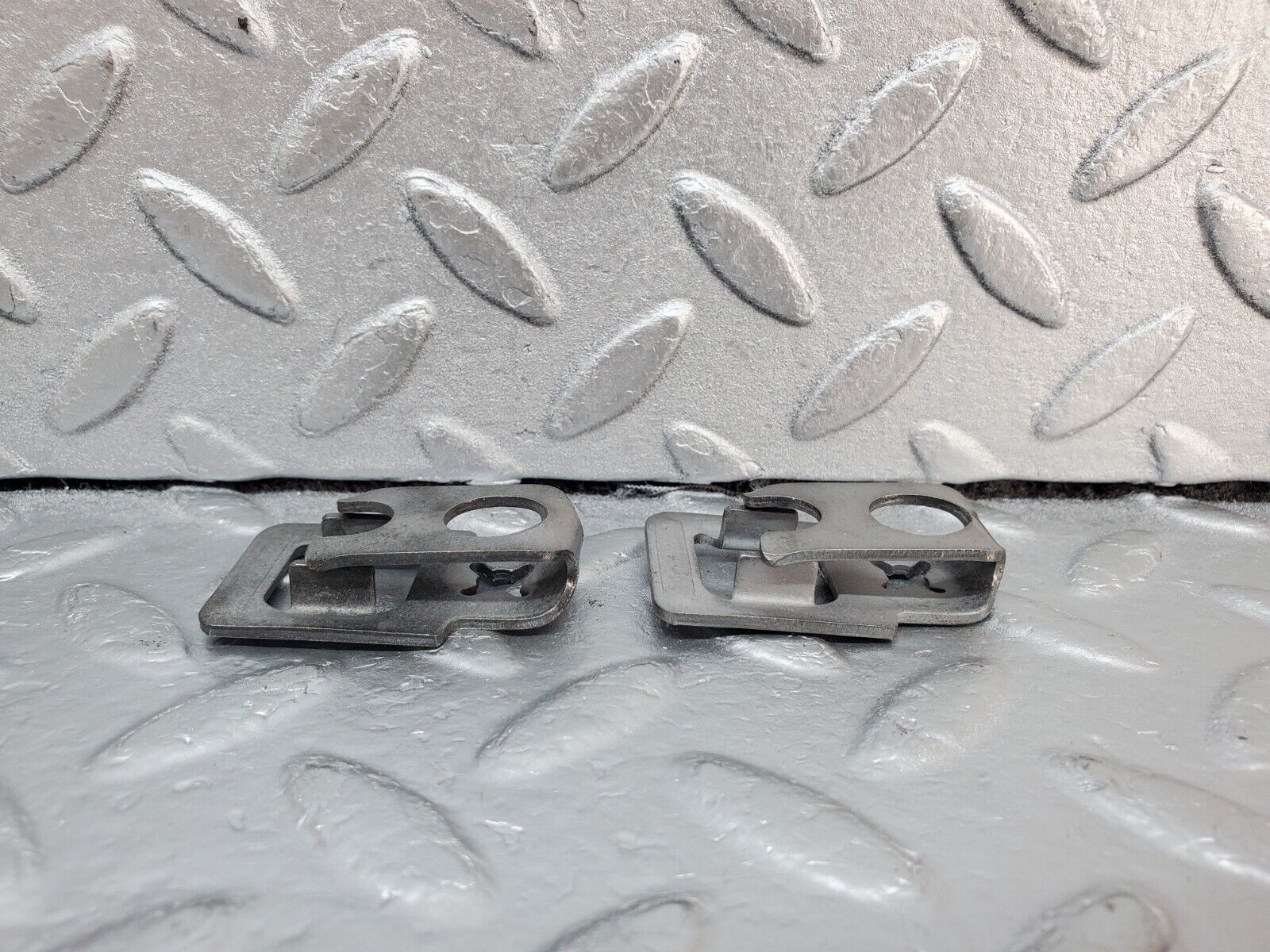 45225 Mercedes-Benz R129 300SL Coupe Fuel Injector Bracket 2x