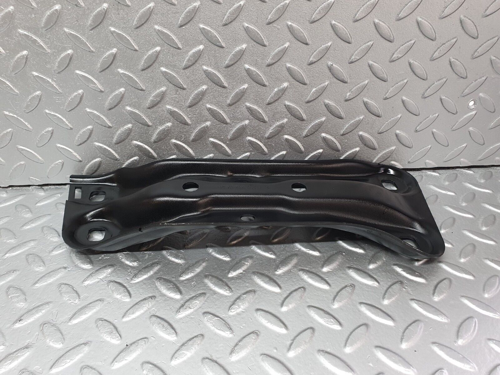 41950 Mercedes-Benz W202 C200 Gearbox Mount Bracket 2022420701