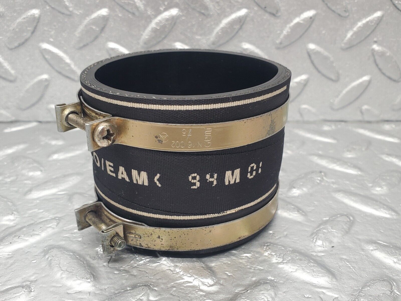 46184 Mercedes-Benz W124 280E Air Intake Manifold Hose 1041411783