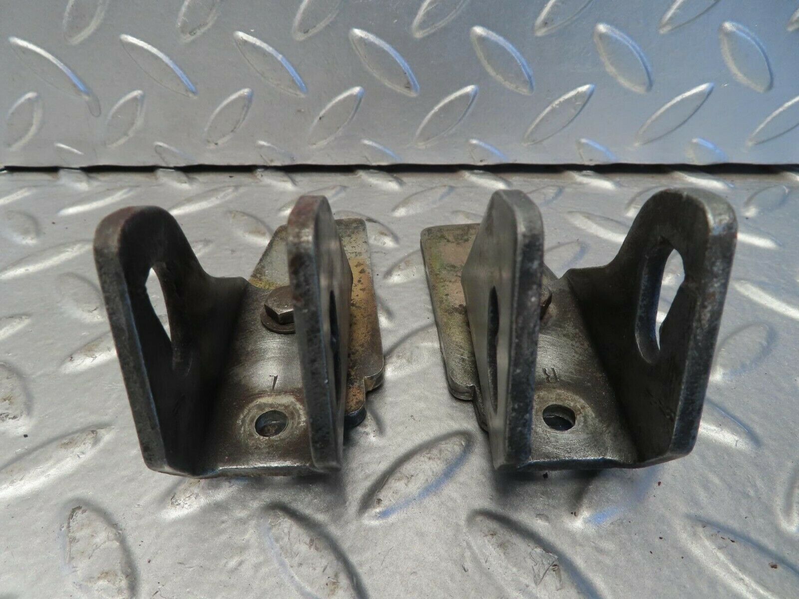 15739 Mercedes-Benz R107 450SL Soft Top Bracket Pair